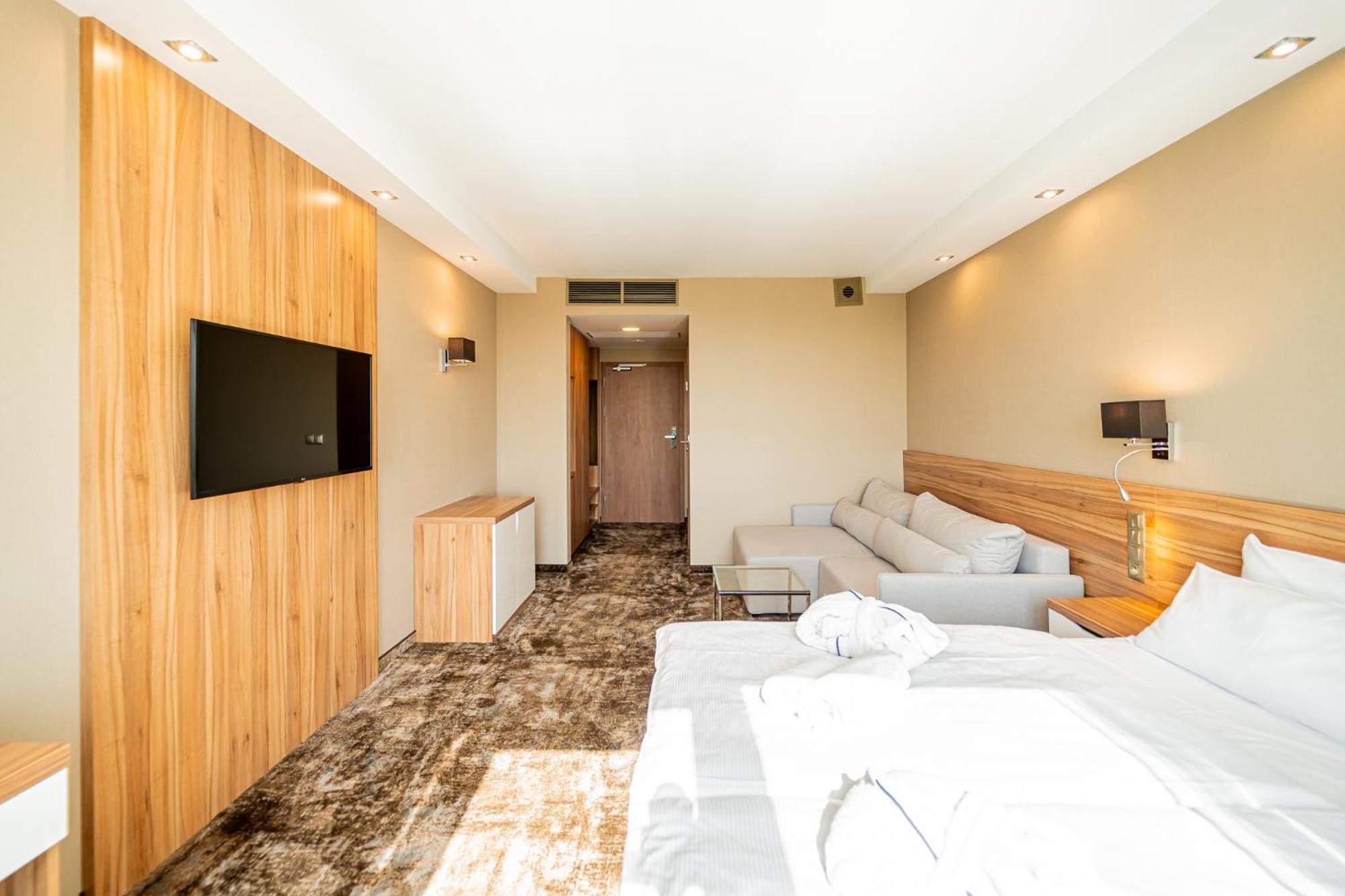 קולובז'ג Blue&Green Baltic Hotel Medispa&Fit מראה חיצוני תמונה
